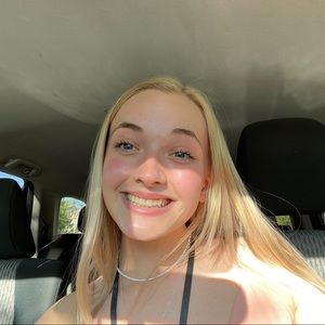 Meet your Posher, Alexis